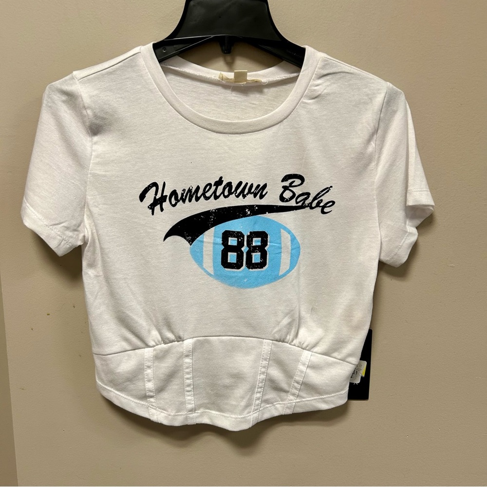 Love Dazed “Hometown Babe” T Shirt Sz L Football Theme NWT